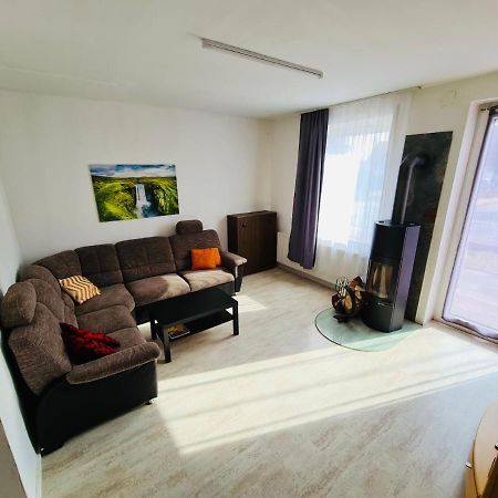 Großartige 3 Zimmer Ferienwohnung mit Kamin und Garten für 1-6 Personen Kaufbeuren Exterior foto