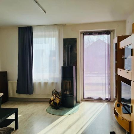Großartige 3 Zimmer Ferienwohnung mit Kamin und Garten für 1-6 Personen Kaufbeuren Exterior foto
