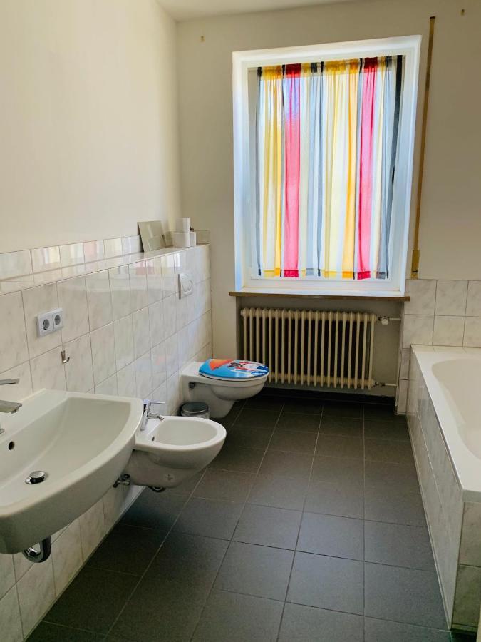 Großartige 3 Zimmer Ferienwohnung mit Kamin und Garten für 1-6 Personen Kaufbeuren Exterior foto