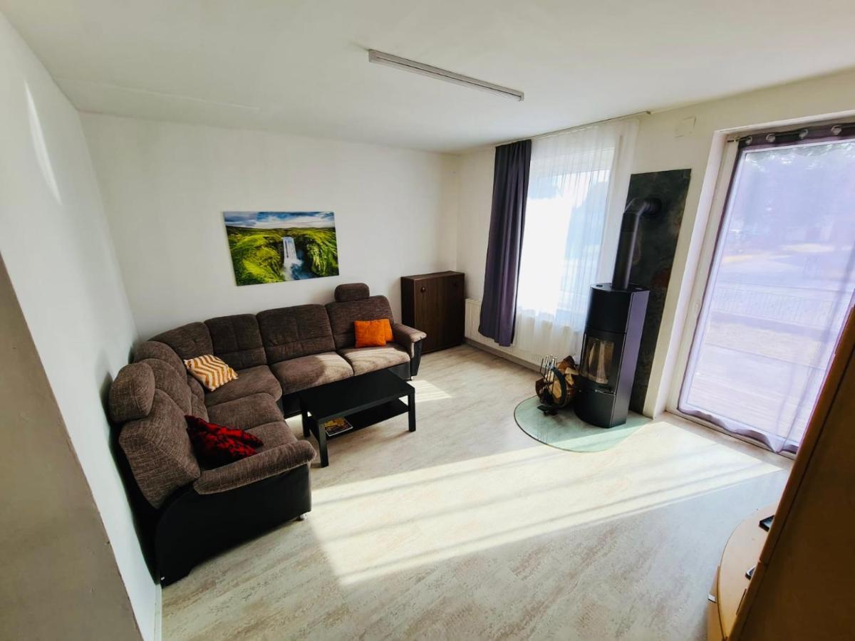 Großartige 3 Zimmer Ferienwohnung mit Kamin und Garten für 1-6 Personen Kaufbeuren Exterior foto